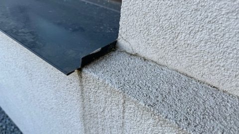 Połączenie obróbki z wyprawą elewacyjną