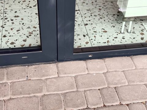 Połączenie dolnej części konstrukcji z nawierzchnią