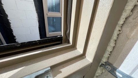 Detal dolnego narożnika ramy