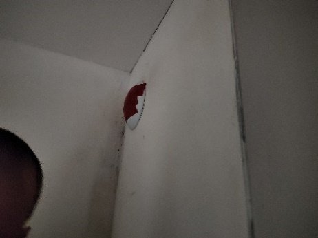Zabezpieczenie otworu nawiewnego przed próbą szczelności.